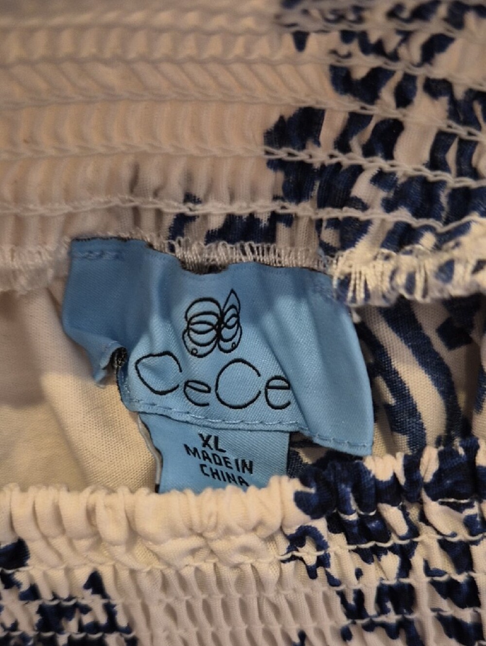 CeCe, Size XL, Navy & White Printed Smocked Waist Shorts, 2 Hidden Pockets - Picture 2 of 6
